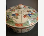 Polychrome : Ecuelle en porcelaine de la Famille Verte  a decor de fleurs  - Chine Epoque Kangxi 1662/1722
