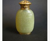 Snuff Bottles : Jade green snuff bottle moghol style - 1765/1850

Gold mount french work dated 1906