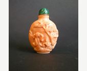 Snuff Bottles : Small coral snuff bottle 