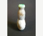Snuff Bottles : agate banded snuff bottle double gourd 
19th century