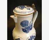 Works of Art : Jug and cover "Blue and White - Kangxi -