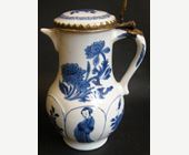 Works of Art : Jug and cover "blue and white" - Kangxi period -