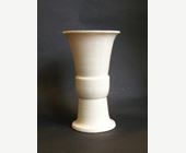 Blue White : vase "blanc de chine" Gu shape -  Dehua kilns Fujian province - 1640- 
(H 17cm)