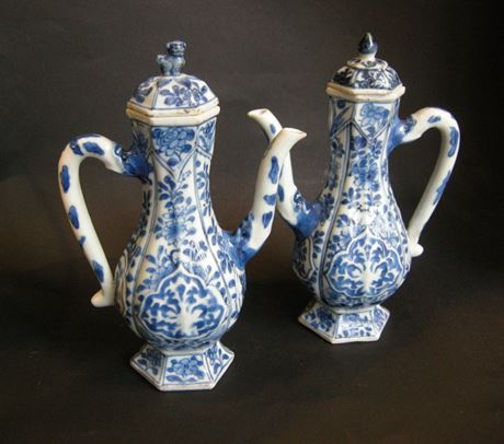 Blue White : Rare pair ewers  porcelain blue and white  -  Kangxi period 1662/1722