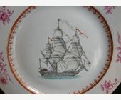 Polychrome : Famille rose porcelain plate with a ship -Qianlong period -