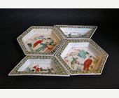 Polychrome : quatre petites assiettes a douceur - en porcelaine de la "Famille Verte"  Chine epoque Kangxi 1662/1722