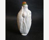 Snuff Bottles : snuff bottle  white porcelain slightly cracked - Lotus shape -  1790/1820 -