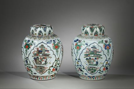 Polychrome : Paire de pots a gingembre et leurs couvercles  en porcelaine de la Famille verte - Chine epoque Kangxi 1662/1722