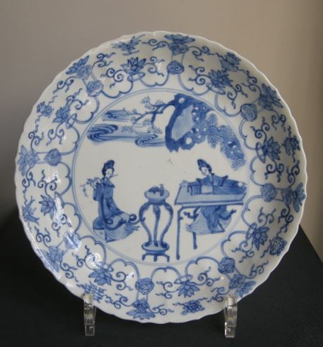 Blue White : Dish blue and white porcelain decorated with musicians  - Mark Chenghua - Kangxi period 1662/1722 -