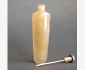 Snuff Bottles : Agate snuff bottle of rare shape - China 19° century -