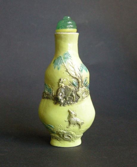 Snuff Bottles : large snuff bottle porcelain double gourd  molded in the style of Wang bingrong with Buffalo and boy in a landscape and other face with a crane - Guangxu period 1875/1908 