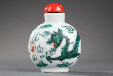 Snuff Bottles : Snuff bottle porcelain decorated with a green Dragon  -Imperial kilns of Jingdezhen  seal mark Daoguang  1821/1850  and in the  period -