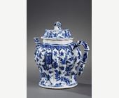 Blue White : winepot blue and white porcelain molded in bamboo shape.
Kangxi period 1662/1722 
