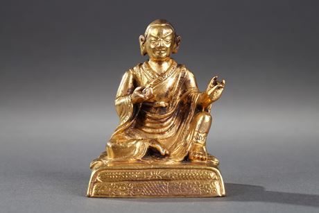 Works of Art : Small figure of Lhama  in gold bronze - Seated in Lilasana - Tibet 18th century 
