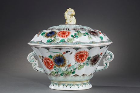 Polychrome : très rare modele de terrine en porcelaine de la famille verte - Chine epoque Kangxi 1662/1722