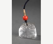 Works of Art : Rare  rock crystal pendant with sculpted a qilong  - 19th century -