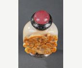 Snuff Bottles : Snuff bottle slightly yellow jade sculpted of the russet vein with two chilongs mounted in silver by Maquet Paris in 1930/40 to make a lighter - circa 1800/50 (bottle)