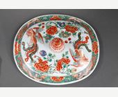 Polychrome : Terrine et son couvercle en porcelaine de la Famille Verte a decor de plusieurs phenix et fleurs - Chine Epoque Kangxi 1662/1722 