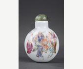 Snuff Bottles : Chinese porcelain snuff bottle decorated with the eighteen Lohan  - Chinese circa 1821/1850