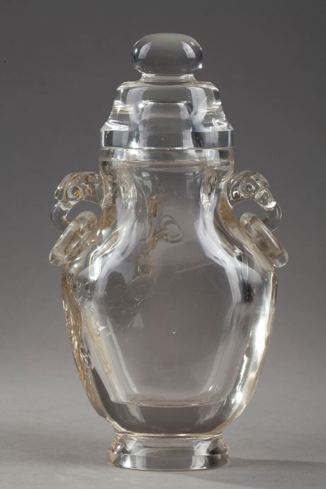 Works of Art : Chinese almost pure rock crystal vase and cover  - 19th century 
H 15,5cm