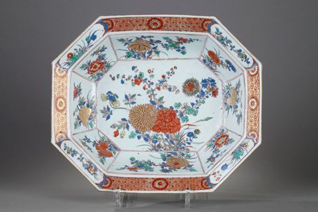 Polychrome : Dish Famille verte porcelain decorated with flowers  - Kangxi period 1662/1722