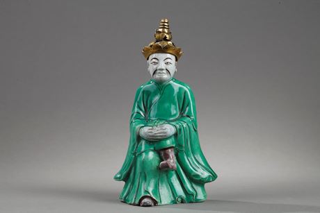 Polychrome : Figure seated in biscuit "Famille verte" with a golden bronze headdress -  19 th century
the bronze probably occidental