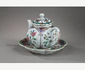 Polychrome : Teapot and pattipan porcelain Famille rose decorated with flowers - Yongzheng period 1723/1735