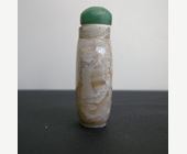 Snuff Bottles : Snuff bottle in agate known as "macaroni"  China 1780/1850
H 5,2cm