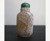 Snuff Bottles : Snuff bottle in agate known as "macaroni"  China 1780/1850
H 5,2cm