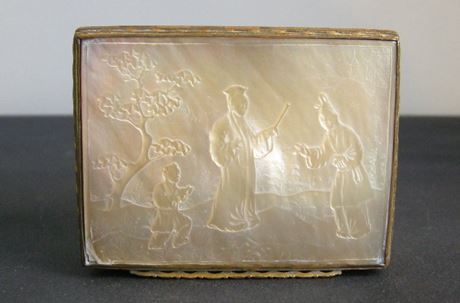 Works of Art : Mother of pearl snuff box with Pomponne mount (metal with gold name coming  of Marquis de Pomponne)

Late 18th century 
