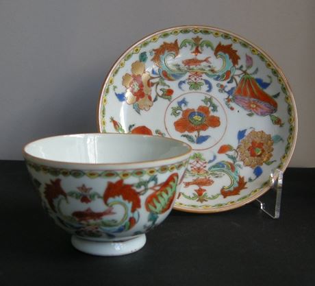 Polychrome : Sorbet et son presentoir en porcelaine de la Famille Rose a decor dit de Mme de Pompadour - Chine vers 1745 