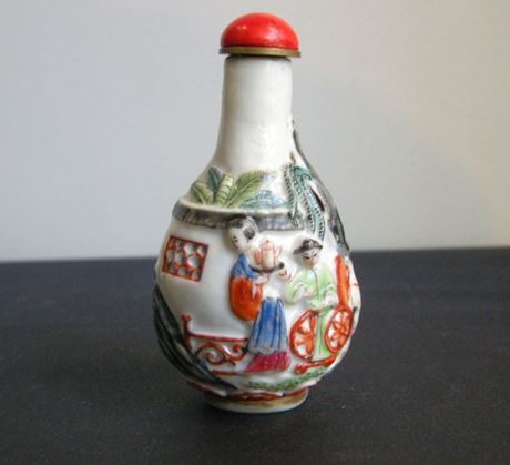 Snuff Bottles : Porcelain snuff bottle in pear shape molded in polychrom with figures pavillon and horse-(Stopper in suite)mark Chenghua -Epoque Jiaqing 1796/1820