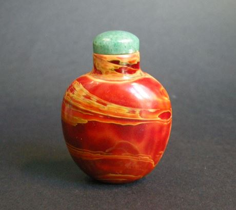 Snuff Bottles : Nice snuff bottle glass imitating the realgar stone - 1750/1800