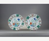 Polychrome : Paire de petits plats en porcelaine de la Famille Verte - Chine Epoque Kangxi 1662/1722
Diam : 27,5cm