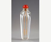 Snuff Bottles : Snuff bottle in rock crystal octogonal - 19th century -