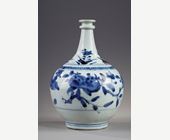 Blue White : pharmacy bottle porcelain blue and white  - Japan Arita kilns - 1670/80
H 20,5cm