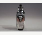 Snuff Bottles : Silver snuff bottle incised in each face with fenghuang  - Masks to the shoulders  - 18th/19th century