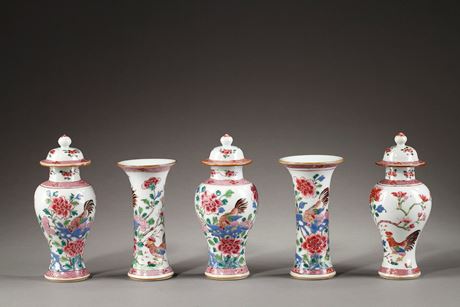 Polychrome : Suite de cinq petits vases "Famille rose" - Epoque Qianlong 1736 1795