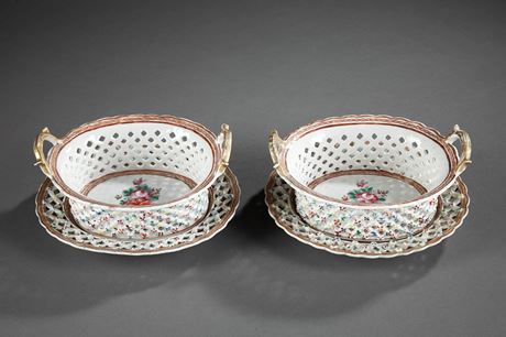 Polychrome : Pair of Baskets and stands  Chinese Export  "Famille rose" porcelain  - Qianlong period 1736/1795