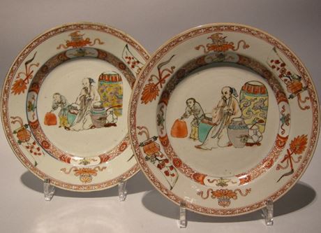 Polychrome : paire d assiettes en porcelaine de la famille verte - Chine 1715/1720 -