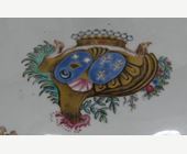 Polychrome : Terrine en porcelaine de la Compagnie des Indes à decor des armoiries Francaises Besnier de Blives et Bourg de Bozas (du)  Chine Epoque Qianlong 1736/1795 