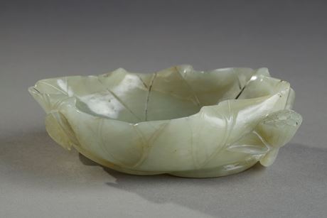 Objets d'art : Lave pinceaux en jade nephrite  celadon en forme de feuille de lotus - Chine 19em siècle