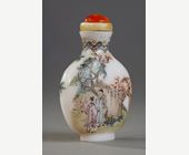 Snuff Bottles : Small snuff bottle enamelled white glass - Guyue xuan mark (ancient moon pavillon)
Yangzhou 1775/1799