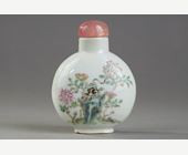 Snuff Bottles : porcelain snuff bottle decorated with flowers cat and butterfly on each face  - Attributed  imperial kilns of jingdezhen - Daoguang period 1821/1850

