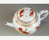 Polychrome : Teapot porcelain decoration with fish in iron red and gold-  Yongzheng period 1723/1735