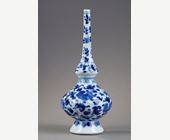 Blue White : Sprinkler for rose water porcelain Blue White a floral decor  . China Kangxi period 1662/1722
