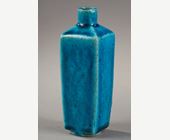 Bleu-Blanc : deux petits vases en biscuit emaillés bleu turquoise .Chine epoque Kangxi 1662/1722