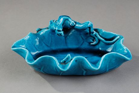 Blue White : Turquoise blue enameled biscuit brush washer shaped lotus leaf with a small dragon and insect. China 19th century 