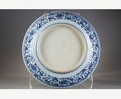 Blue White : Dish blue and white  decoration of flowers and foliage Ming style - Circa 1770/ 1820