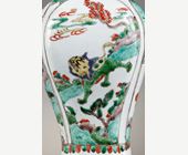 Polychrome : Pair of quadrangular porcelain vases "Famille Verte " decorated with kilins and birds on backgrounds of landscapes and butterflies - China Kangxi period 1662/1722 
High 32cm